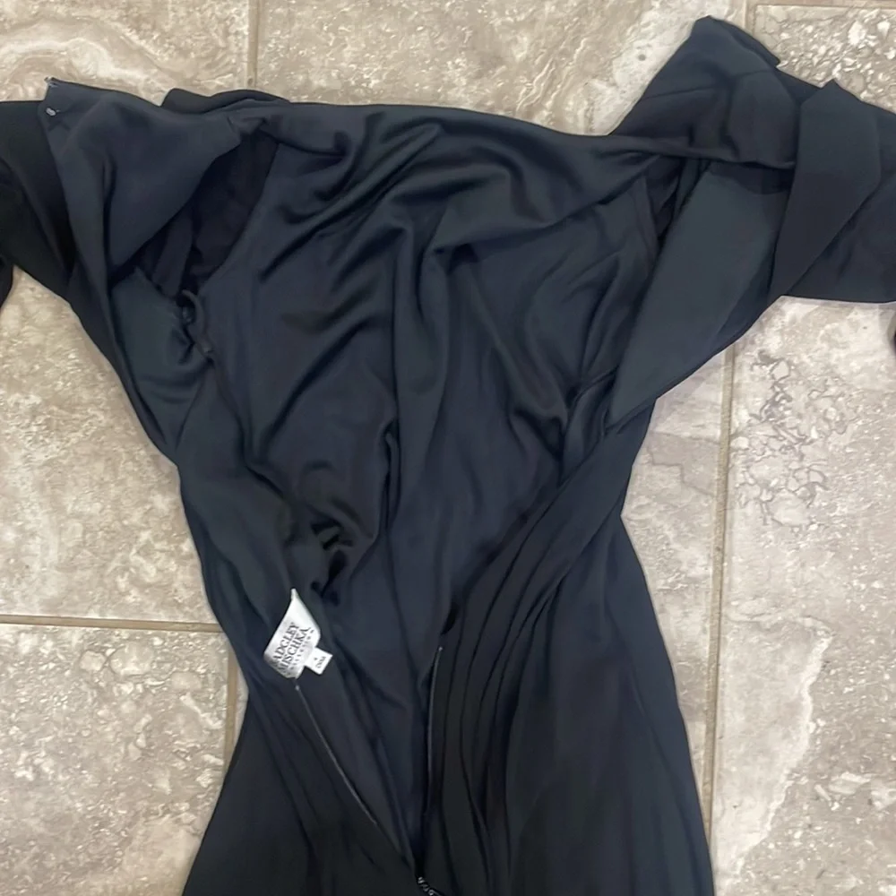 Badgley Mischka floor-length gown Size‎ 4